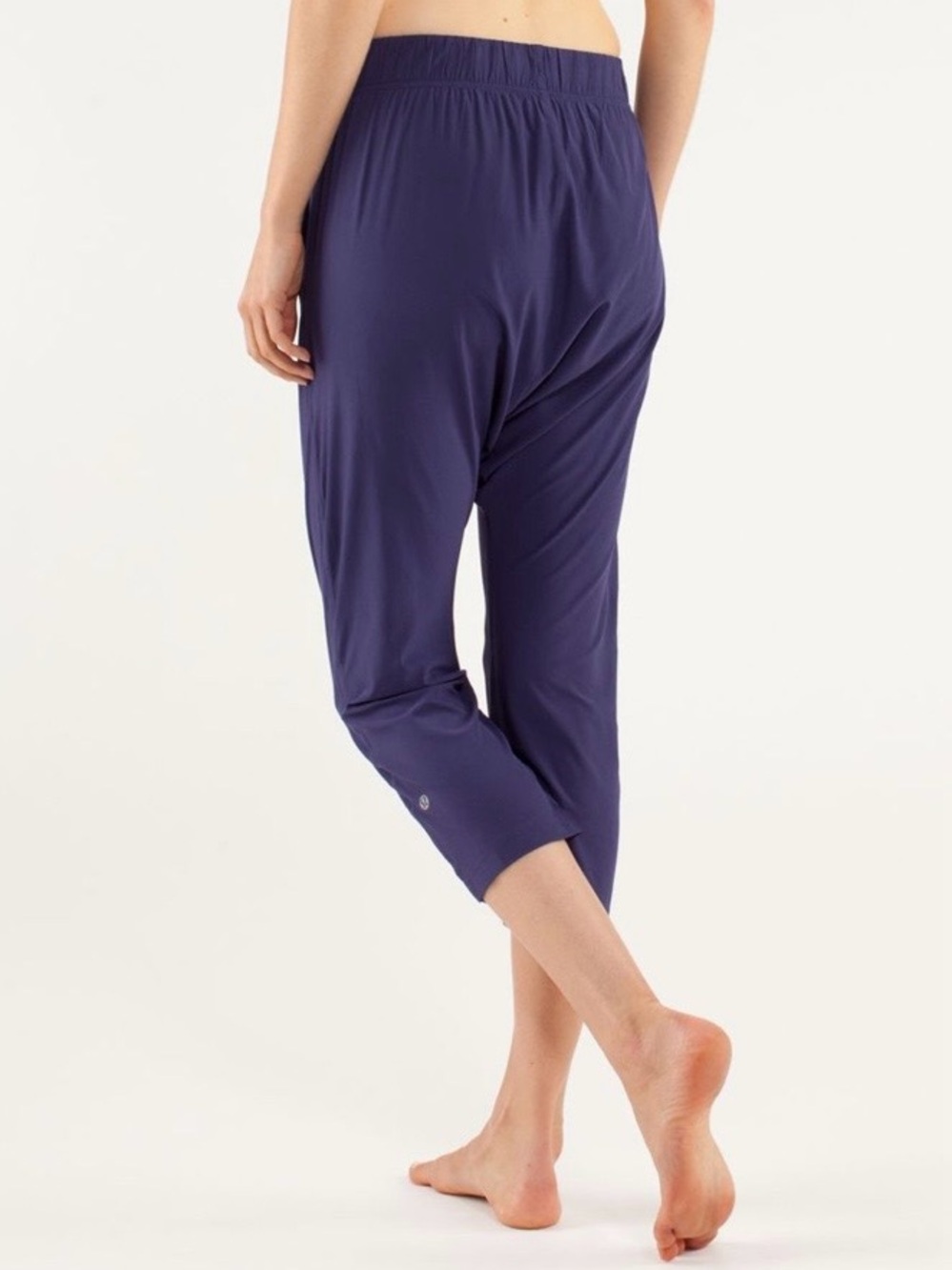 Lululemon Modern Tranquil Pant in Dense Purple Size 2